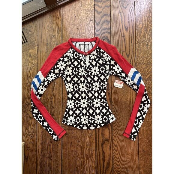 $78 FP Movement Women's Kick Off Printed Layer Top in Aspen Onyx Size XS NWT - Picture 2 of 7